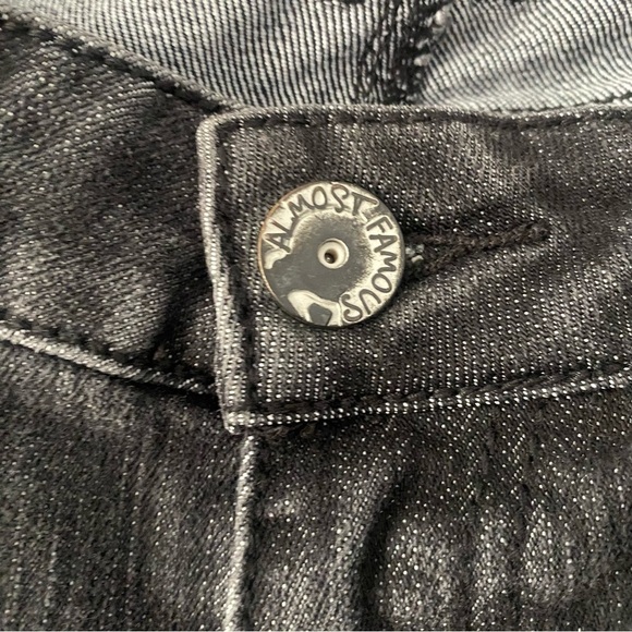 Y2K Grunge ALMOST Famous Distressed Bermuda Jean Shorts Size 11 Y2K Emo Low Rise - Picture 5 of 15